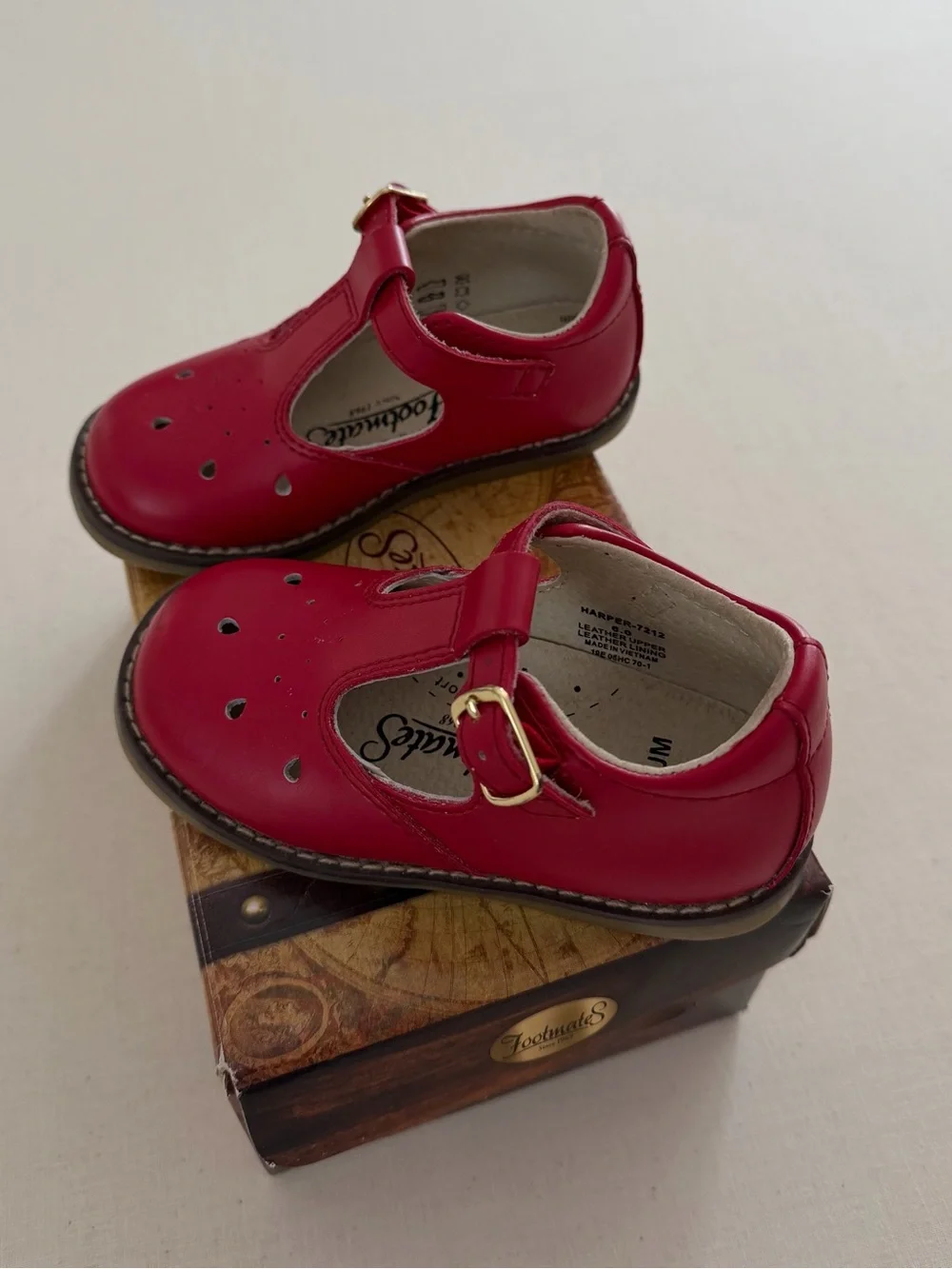 FootMates Harper Red Mary Jane Toddler Shoes- Size 6M❤️